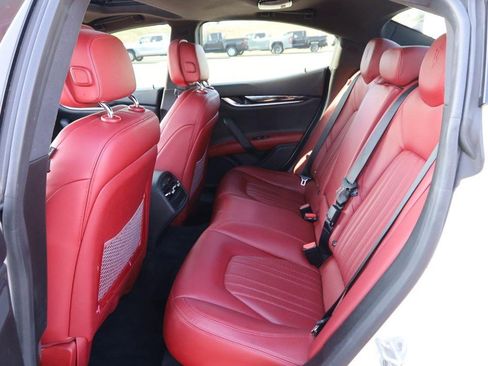 Used 2018 Maserati Ghibli S GranLusso image 10
