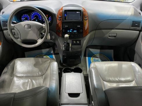 Used 2009 Toyota Sienna FWD image 21