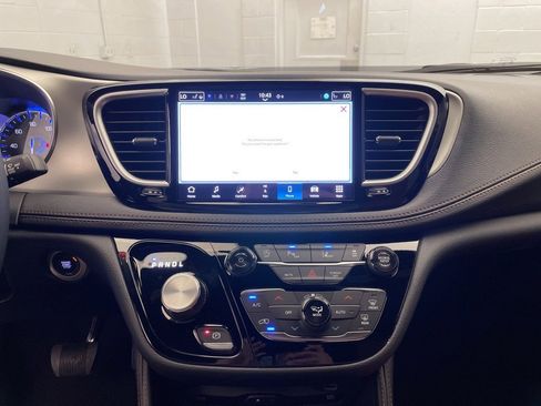 New 2026 Chrysler Pacifica Pinnacle w/ Trailer Tow Group image 10