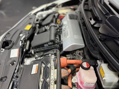 Used 2015 Toyota Prius Two image 26