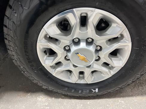 Used 2024 Chevrolet Silverado 2500 LT image 48