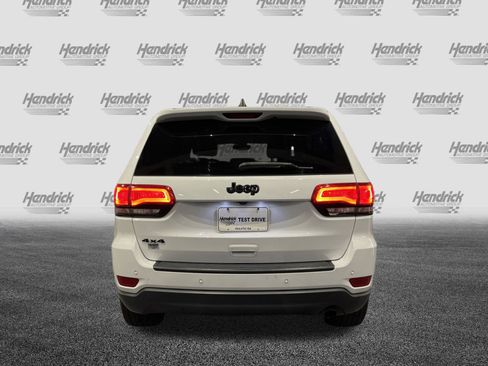 Used 2018 Jeep Grand Cherokee Laredo image 9