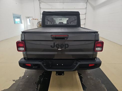 Used 2021 Jeep Gladiator Sport w/ Trailer Tow Package AWD/4WD image 9