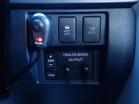 Used 2017 Toyota Tundra SR5 image 21