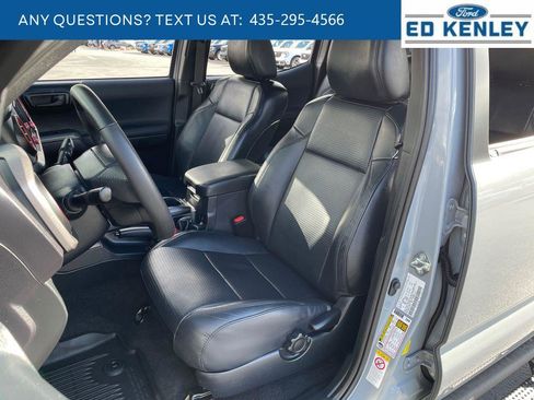 Used 2019 Toyota Tacoma TRD Off-Road image 3