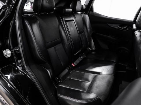 Used 2019 Nissan Rogue Sport SL w/ Premium Package image 40