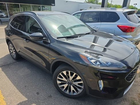 Used 2020 Ford Escape Titanium AWD/4WD image 2
