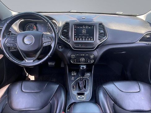 Used 2019 Jeep Cherokee Trailhawk AWD/4WD image 18