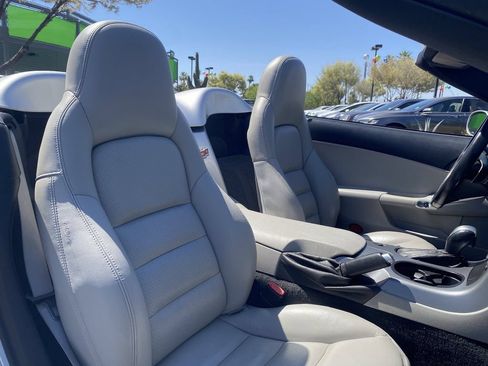 Used 2006 Chevrolet Corvette Convertible RWD image 16