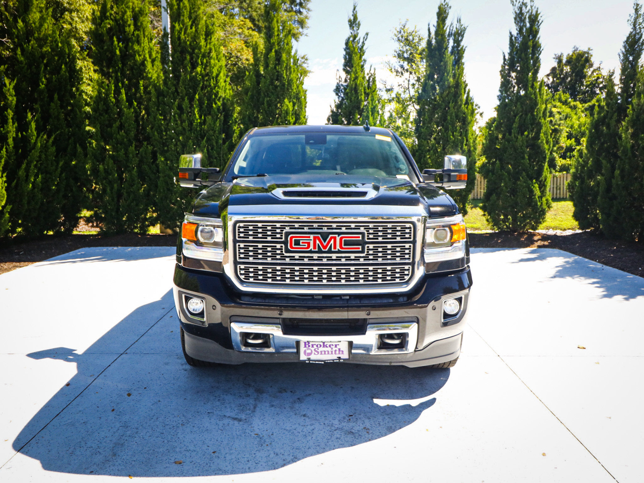 Used 2019 GMC Sierra 2500 Denali w/ Duramax Plus Package AWD/4WD image 3