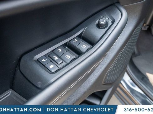 Used 2023 Jeep Grand Cherokee Limited w/ Black Appearance Package AWD/4WD image 15