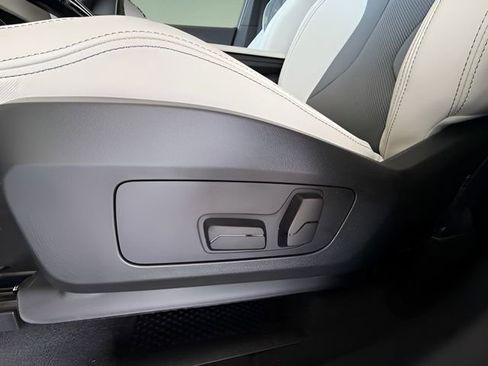 New 2026 BMW X1 xDrive28i w/ Technology Package image 17