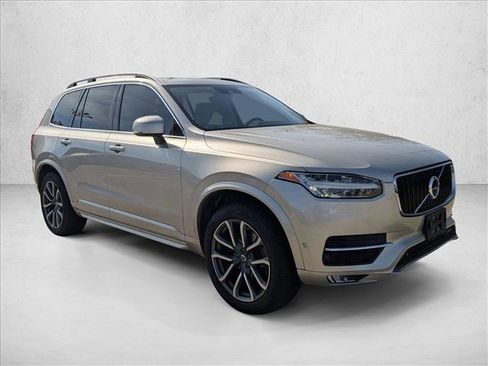 Used 2018 Volvo XC90 T6 Momentum w/ Convenience Package image 3