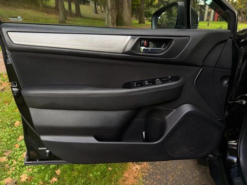 Used 2018 Subaru Outback 2.5i Premium image 22