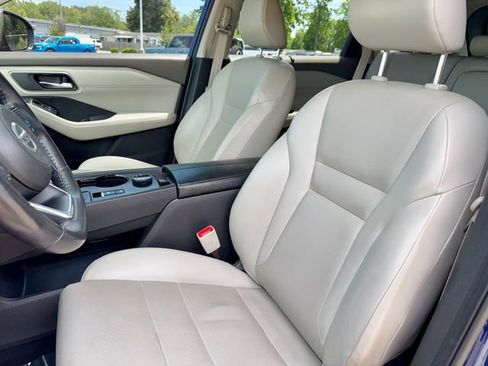 Used 2021 Nissan Rogue SV w/ Premium Package AWD/4WD image 14