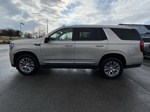 Used 2021 GMC Yukon Denali w/ Advanced Technology Package image 4