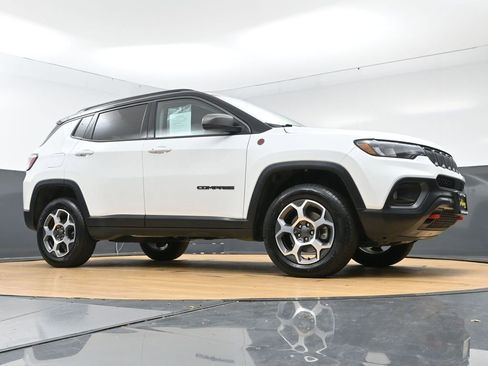 Used 2022 Jeep Compass Trailhawk w/ Trailhawk Convenience Group AWD/4WD image 48