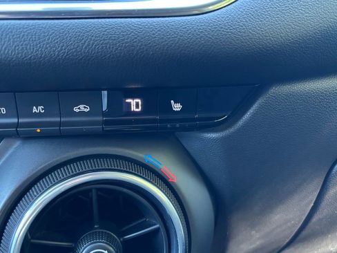 Used 2020 Chevrolet Blazer LT image 27