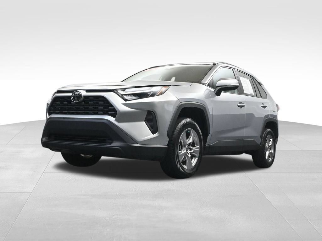 Used 2025 Toyota RAV4 XLE FWD image 24
