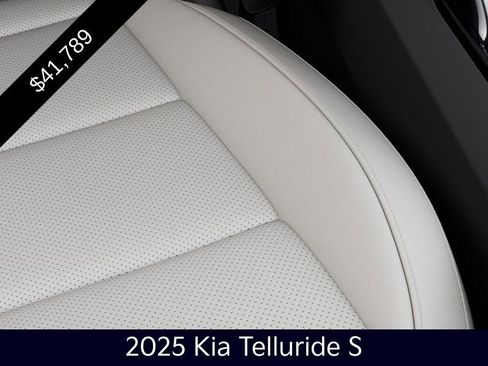 Certified 2025 Kia Telluride S image 24