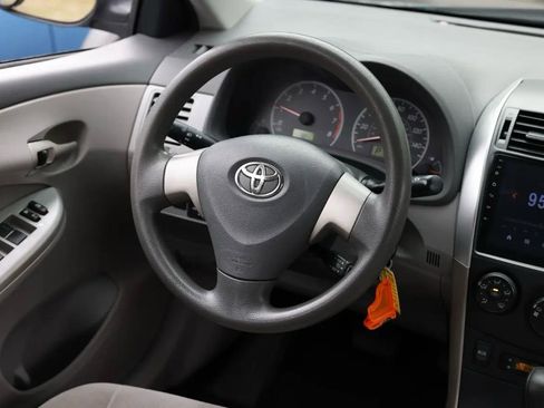 Used 2010 Toyota Corolla LE FWD image 26
