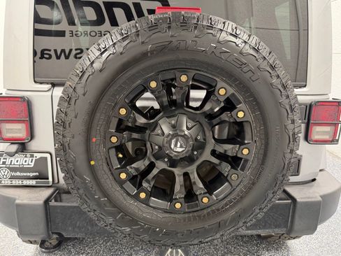 Used 2015 Jeep Wrangler Unlimited Sahara AWD/4WD image 13