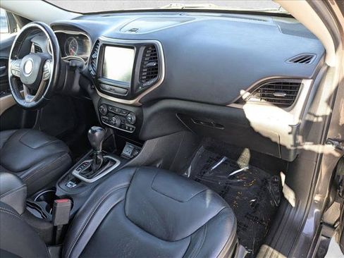 Used 2017 Jeep Cherokee Limited FWD image 24