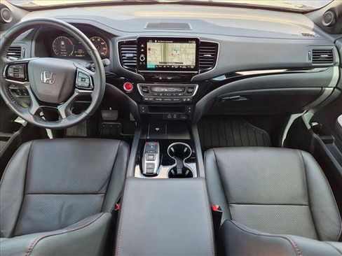 Used 2025 Honda Ridgeline Black Edition image 18