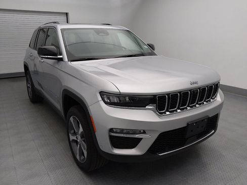 Used 2023 Jeep Grand Cherokee 4WD 4xe w/ Luxury Tech Group II image 13