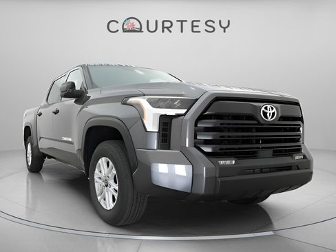 New 2025 Toyota Tundra SR5 image 18