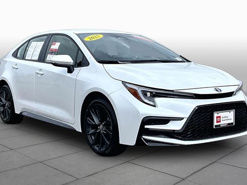 Certified 2025 Toyota Corolla SE FWD image 2