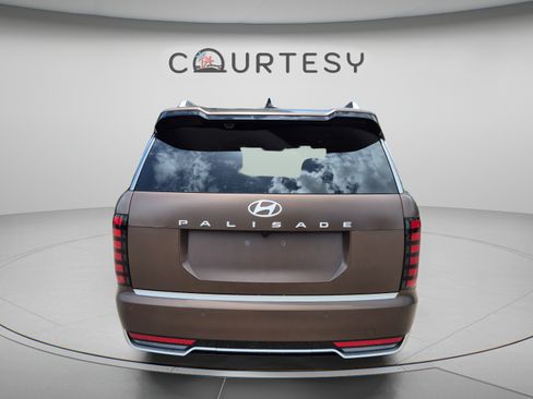 New 2026 Hyundai Palisade Calligraphy FWD image 4