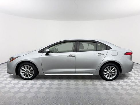 Used 2021 Toyota Corolla LE w/ LE Convenience Package image 8