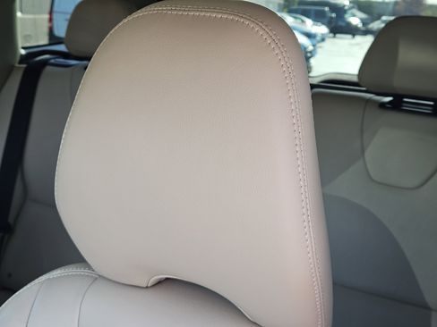 Used 2016 Volvo XC60 T5 Premier image 17