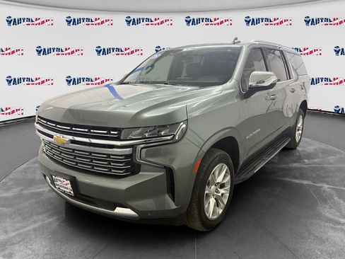 Used 2023 Chevrolet Suburban Premier AWD/4WD image 7