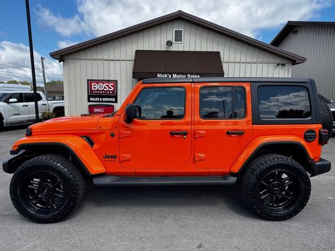 Used 2026 Jeep Wrangler Unlimited Sahara AWD/4WD image 2