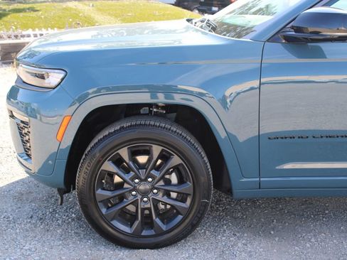 New 2026 Jeep Grand Cherokee L Limited AWD/4WD image 7