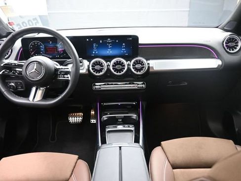 Used 2026 Mercedes-Benz GLB 250 image 9