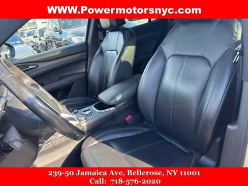 Used 2023 Alfa Romeo Stelvio Ti image 32