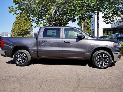 New 2026 RAM 1500 Laramie AWD/4WD image 7