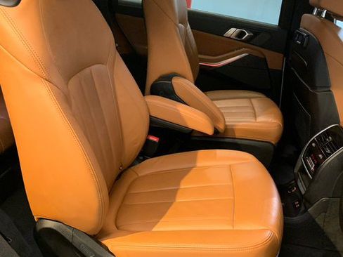 Used 2022 BMW X7 xDrive40i w/ M Sport Package AWD/4WD image 76