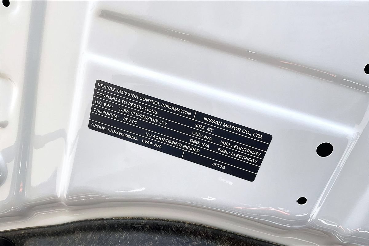 Used 2025 Nissan Ariya FWD image 11