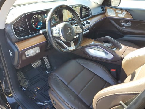 Used 2023 Mercedes-Benz GLS 450 4MATIC image 24