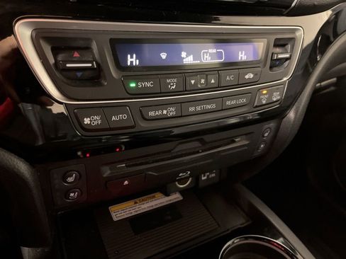 Used 2020 Honda Pilot Black Edition image 35