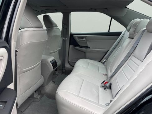 Used 2015 Toyota Camry XLE image 5