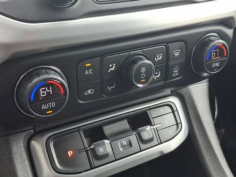Used 2021 GMC Acadia SLE w/ LPO, Floor Liner Package FWD image 17