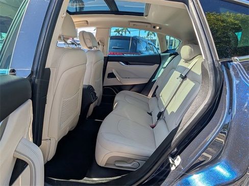 Used 2022 Maserati Levante GT image 7