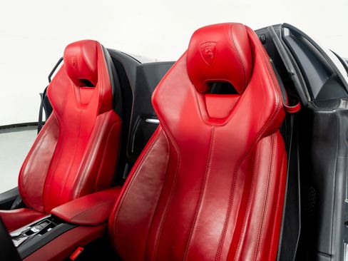 Used 2017 Lamborghini Huracan LP 610-4 image 3