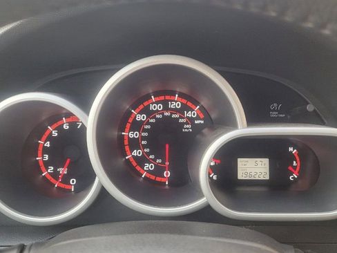 Used 2010 Toyota Matrix S image 11