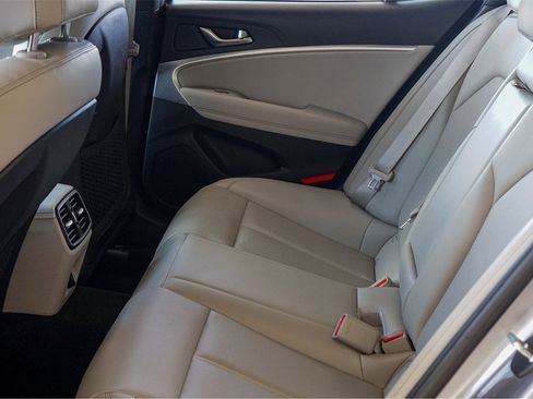 Used 2023 Genesis G70 2.0T image 24